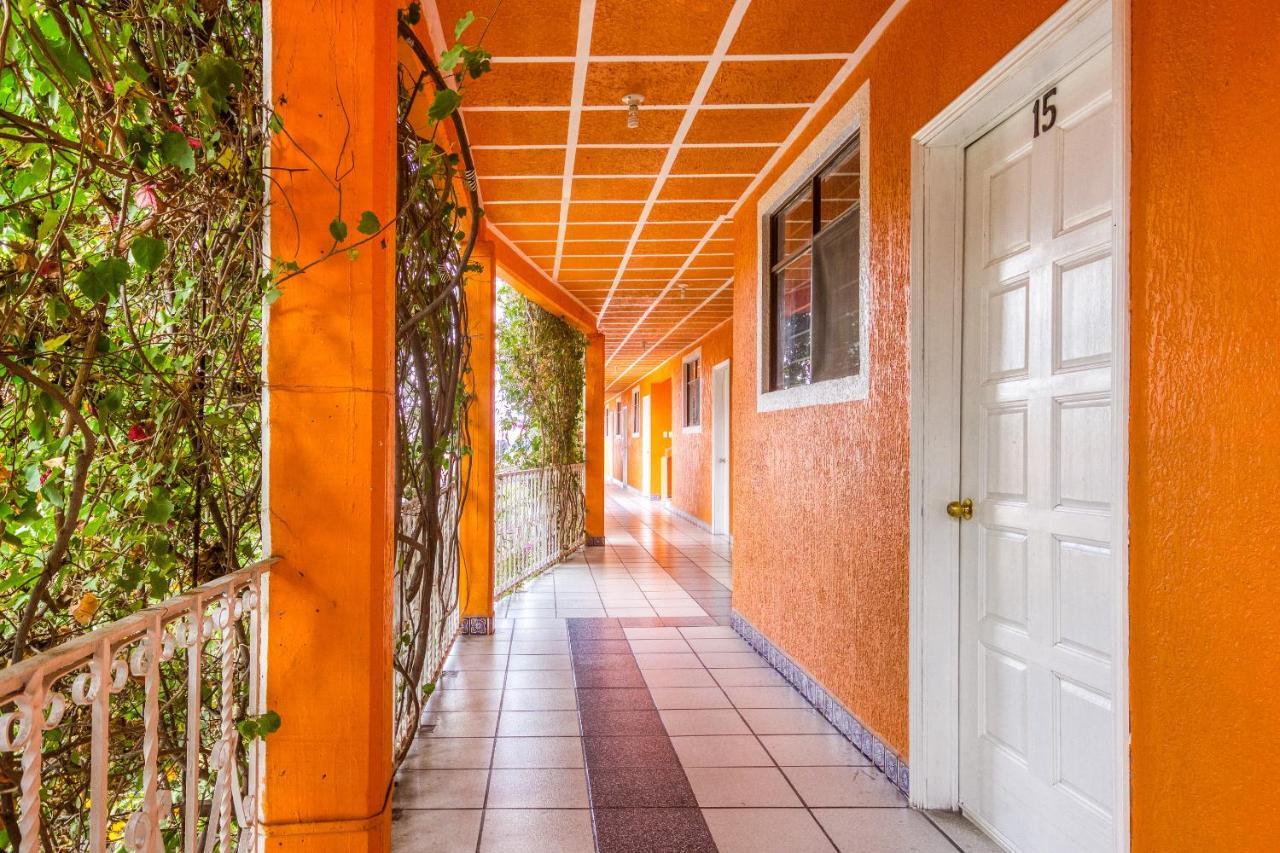 Hotel Posada Bugambilias Сан-Луис-Потоси Экстерьер фото